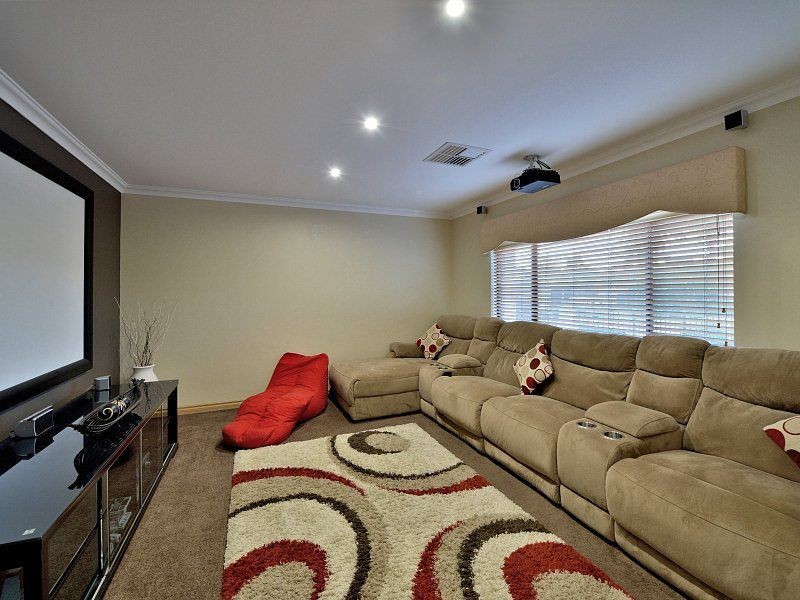 46 Summerlea Avenue, Meadow Springs WA 6210