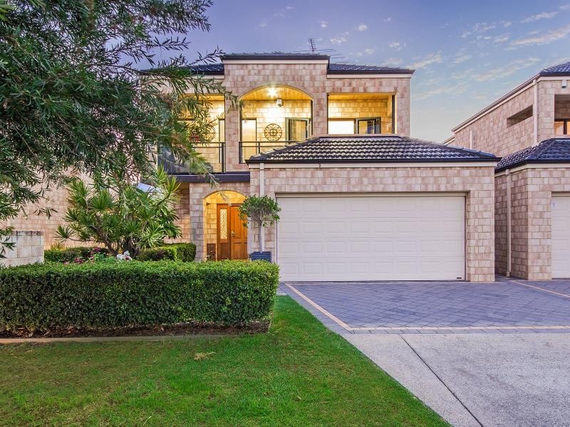 2/7 Victoria Street, Rockingham WA 6168