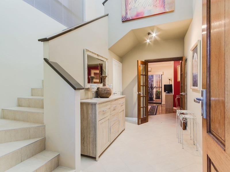 2/7 Victoria Street, Rockingham WA 6168