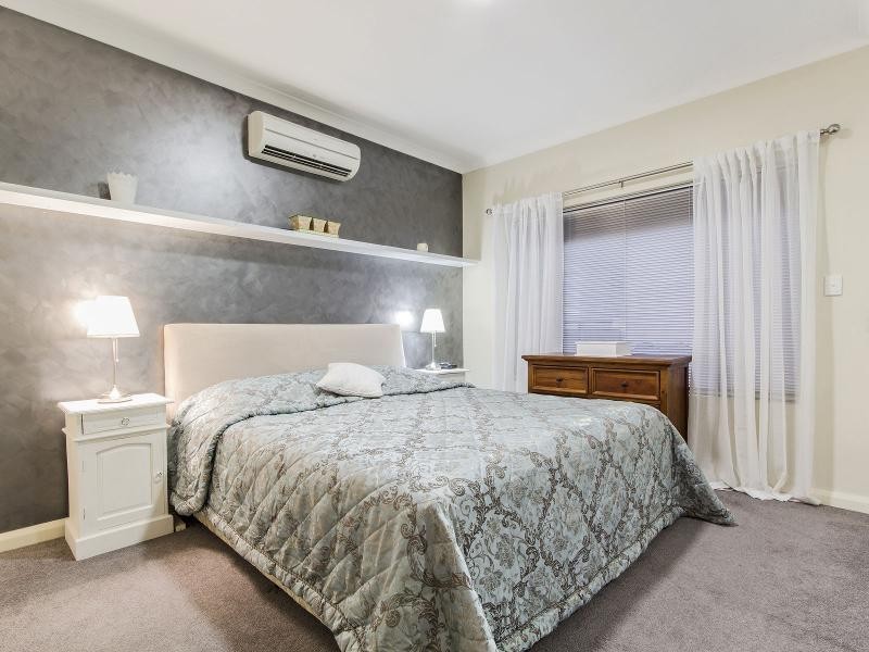 2/7 Victoria Street, Rockingham WA 6168