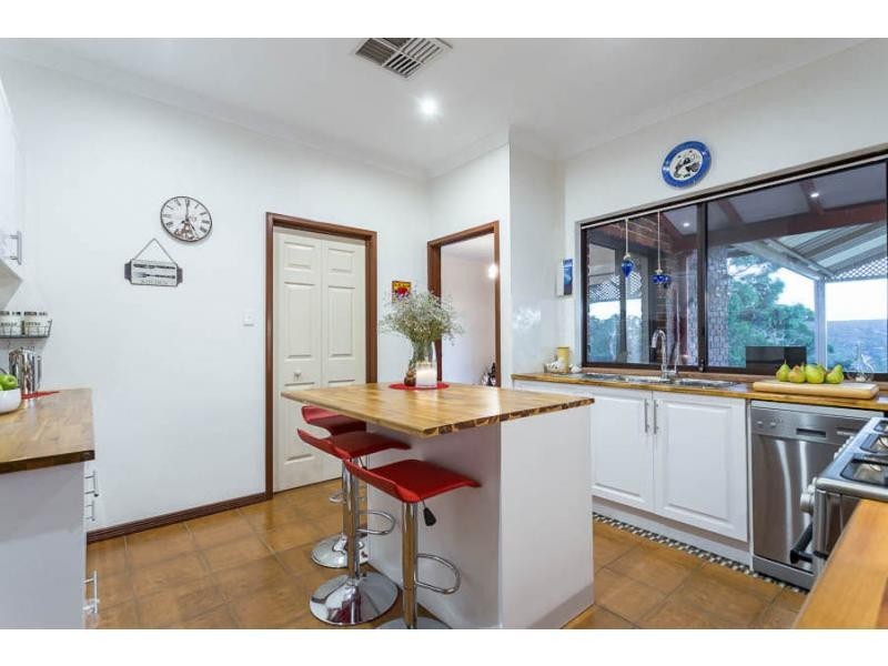 54 Blackwood Drive, Mount Nasura WA 6112