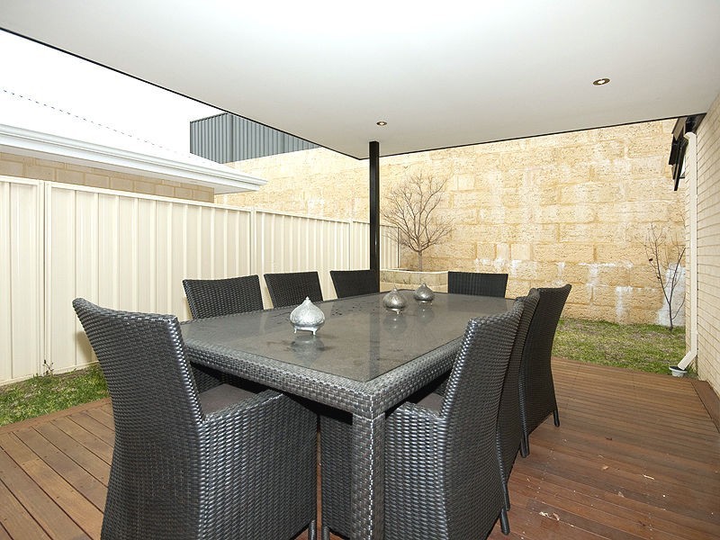 16 Buffalo Avenue, Madeley WA 6065