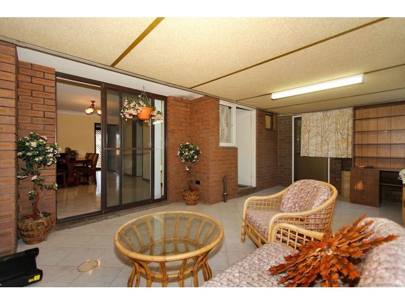 68 GLADSTONE Avenue, Swan View WA 6056