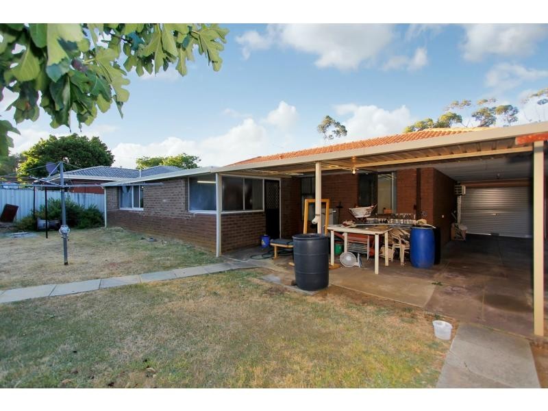 68 GLADSTONE Avenue, Swan View WA 6056