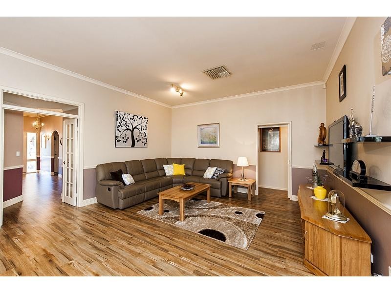 80 Sandringham Promenade, Canning Vale WA 6155