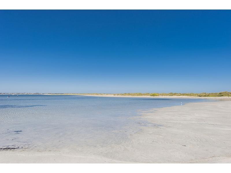 9 Waimea Road, Safety Bay WA 6169