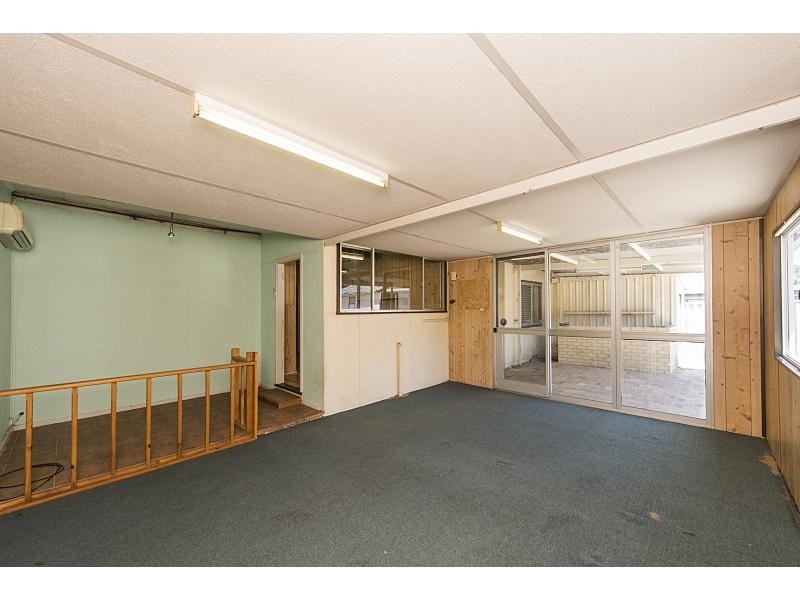 9 Waimea Road, Safety Bay WA 6169