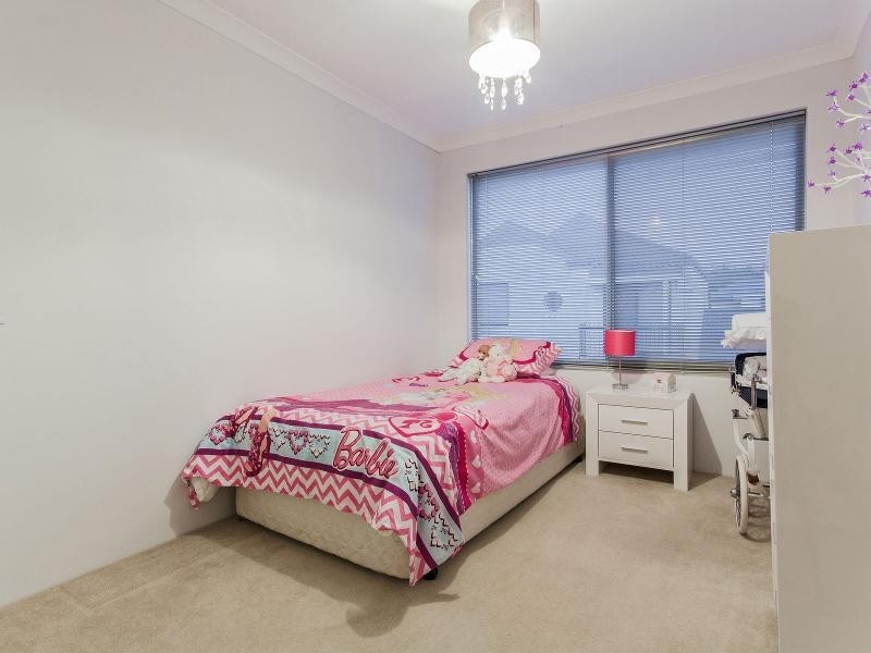 1/16 Harrison Street, Rockingham WA 6168