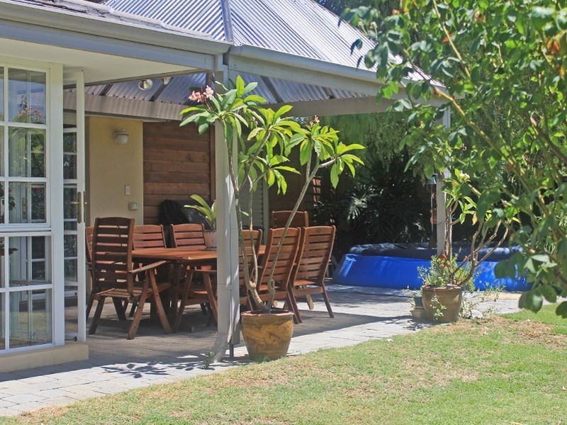 16 Aldam Crescent, Shelley WA 6148