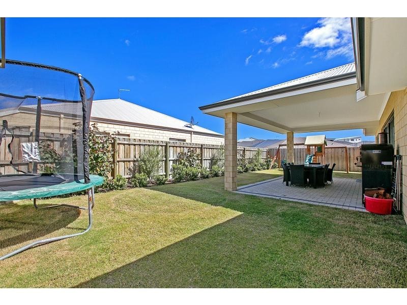 19 Jennerae Bend, Halls Head WA 6210