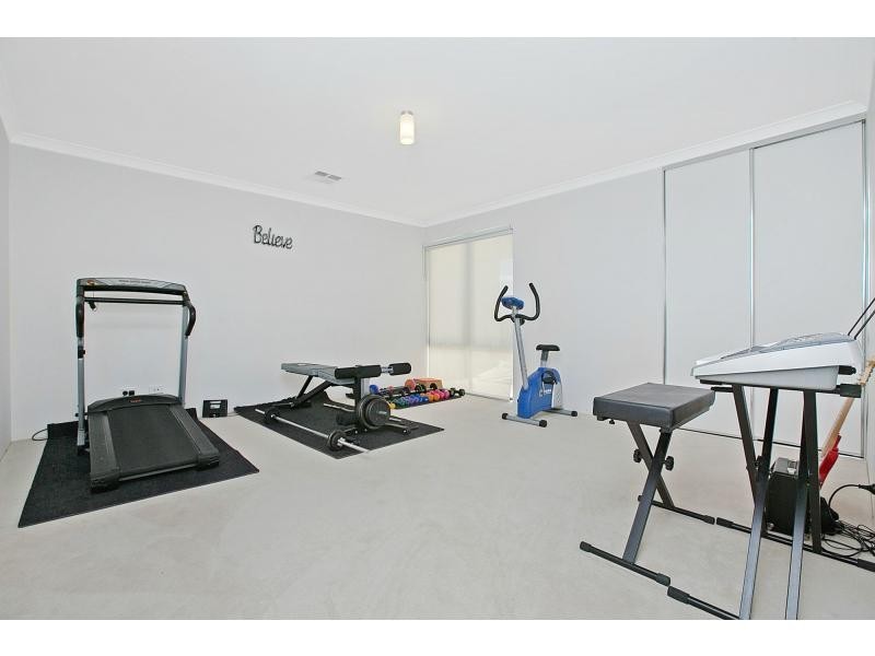 19 Jennerae Bend, Halls Head WA 6210