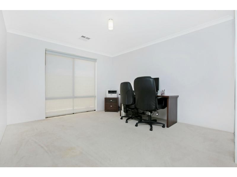 19 Jennerae Bend, Halls Head WA 6210