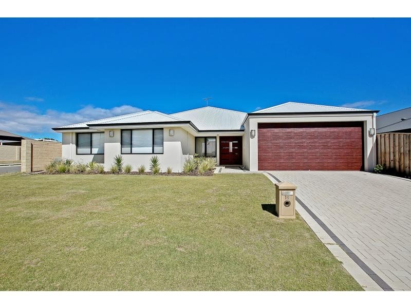19 Jennerae Bend, Halls Head WA 6210