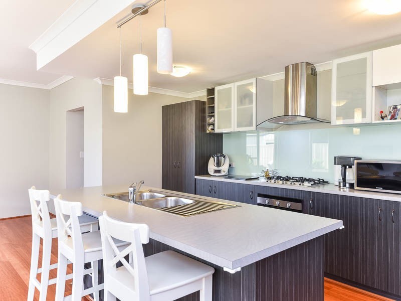 19 Munich Link, Piara Waters WA 6112
