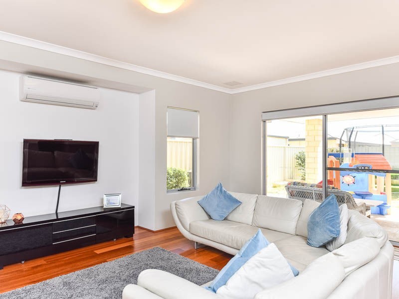 19 Munich Link, Piara Waters WA 6112