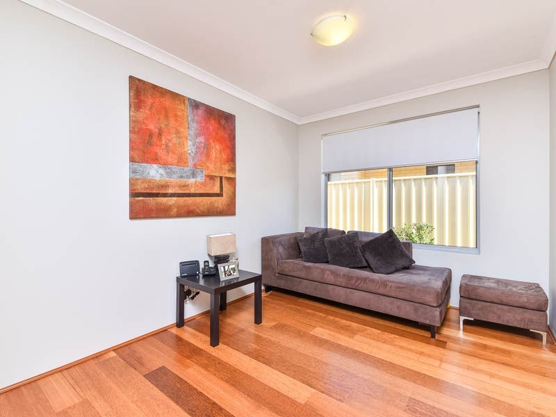 19 Munich Link, Piara Waters WA 6112