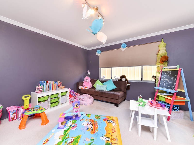 19 Munich Link, Piara Waters WA 6112