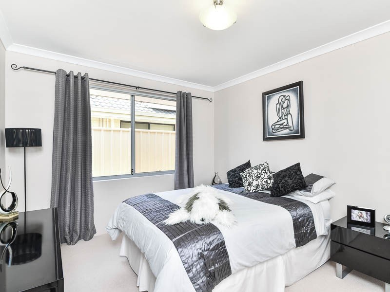 19 Munich Link, Piara Waters WA 6112