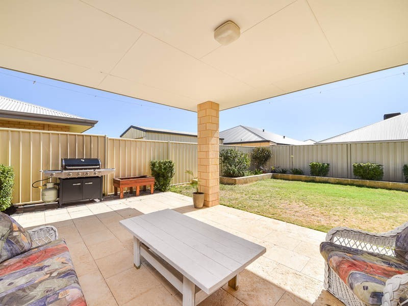 19 Munich Link, Piara Waters WA 6112