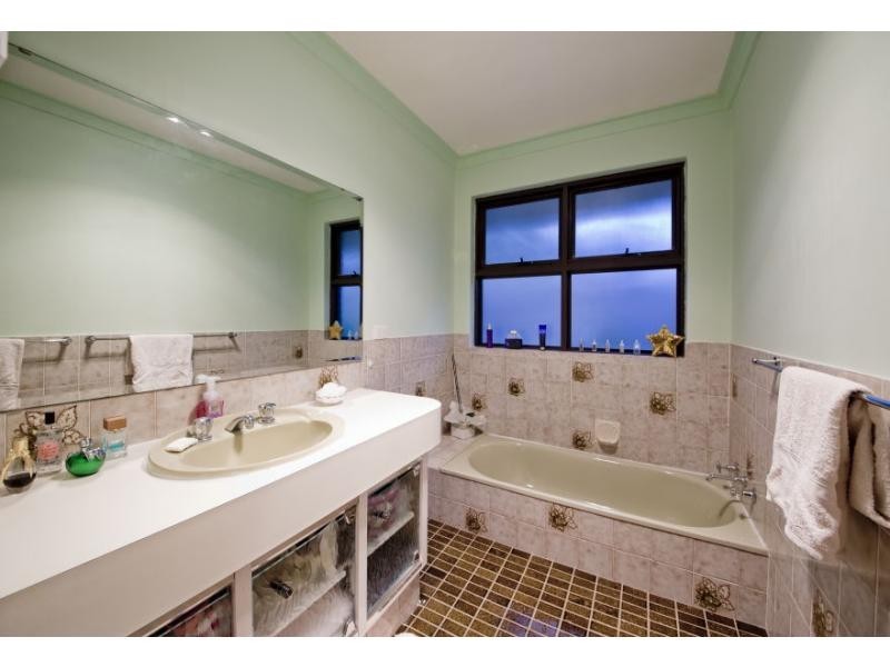 16 Bonsall Place, Carine WA 6020