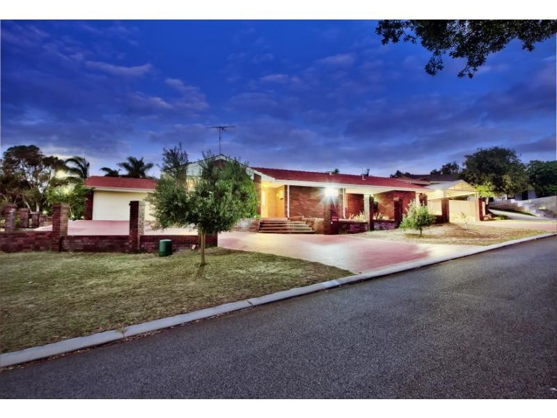 16 Bonsall Place, Carine WA 6020