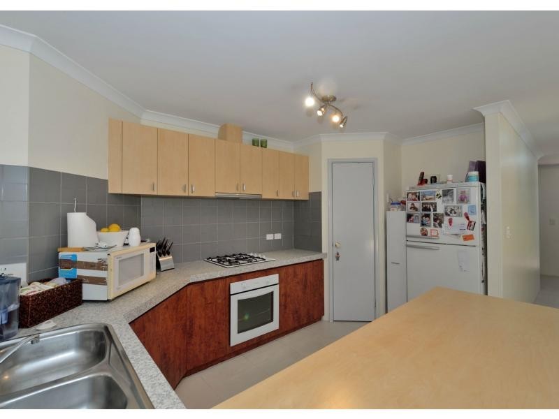 8 Alston Close, Waikiki WA 6169