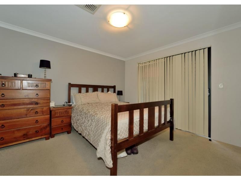 8 Alston Close, Waikiki WA 6169