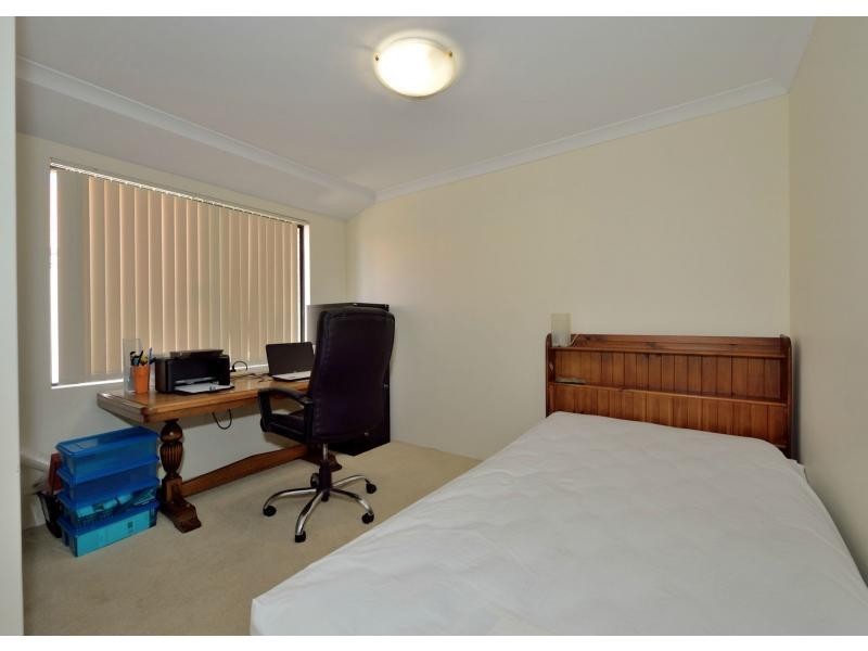 8 Alston Close, Waikiki WA 6169