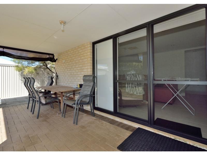 8 Alston Close, Waikiki WA 6169