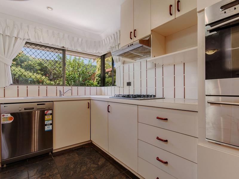 28 Donald Drive, Safety Bay WA 6169