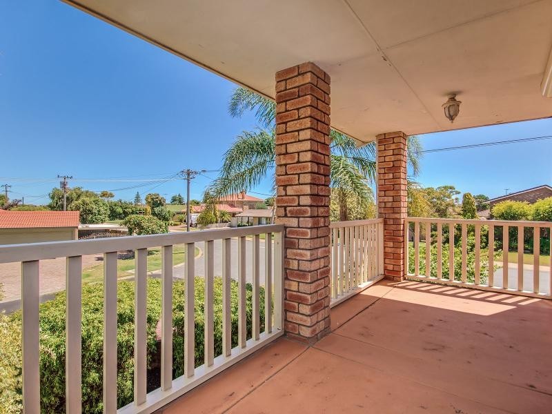 28 Donald Drive, Safety Bay WA 6169