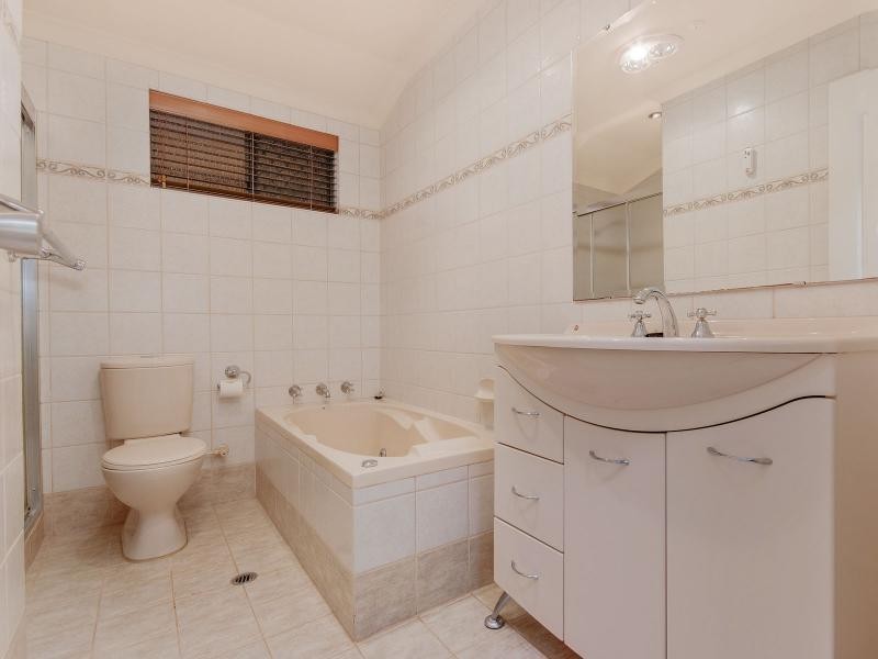 28 Donald Drive, Safety Bay WA 6169