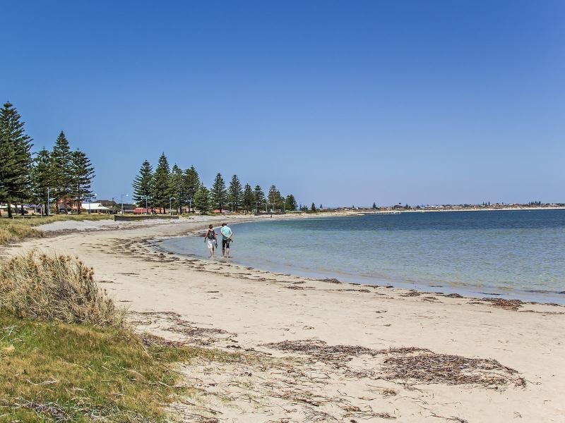 28 Donald Drive, Safety Bay WA 6169