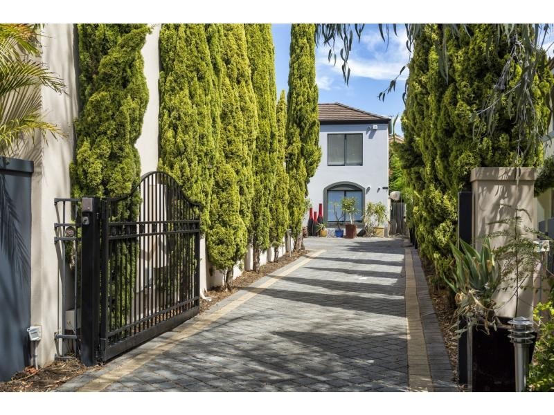 7A Renwick Street, South Perth WA 6151