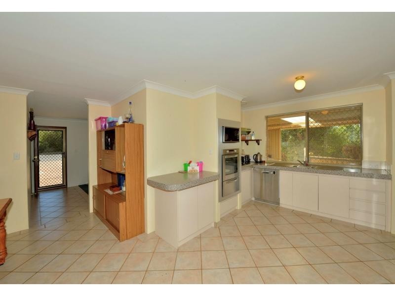 5 Briar Court, Greenfields WA 6210