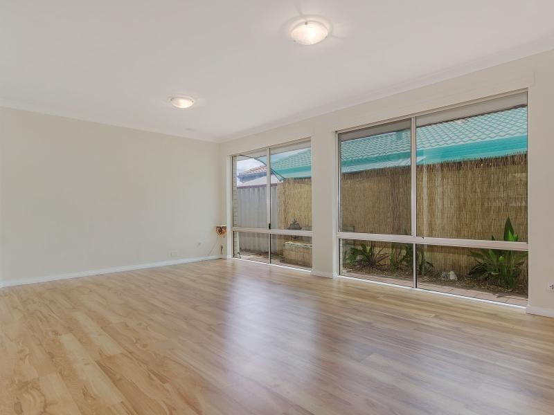 16 Laguardia Loop, Port Kennedy WA 6172