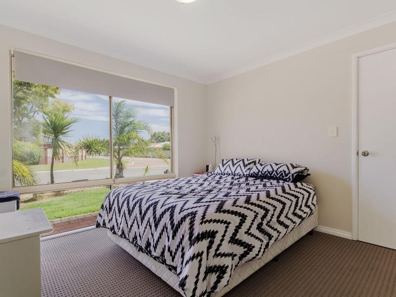 16 Laguardia Loop, Port Kennedy WA 6172