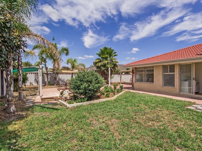 16 Laguardia Loop, Port Kennedy WA 6172