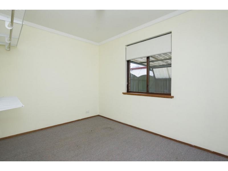 25 Weir Crescent, Beckenham WA 6107