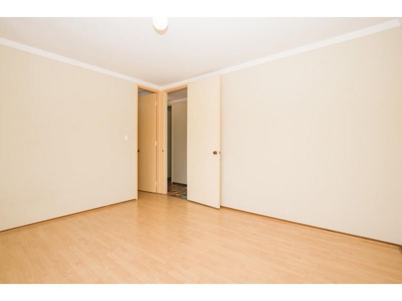 25 Weir Crescent, Beckenham WA 6107