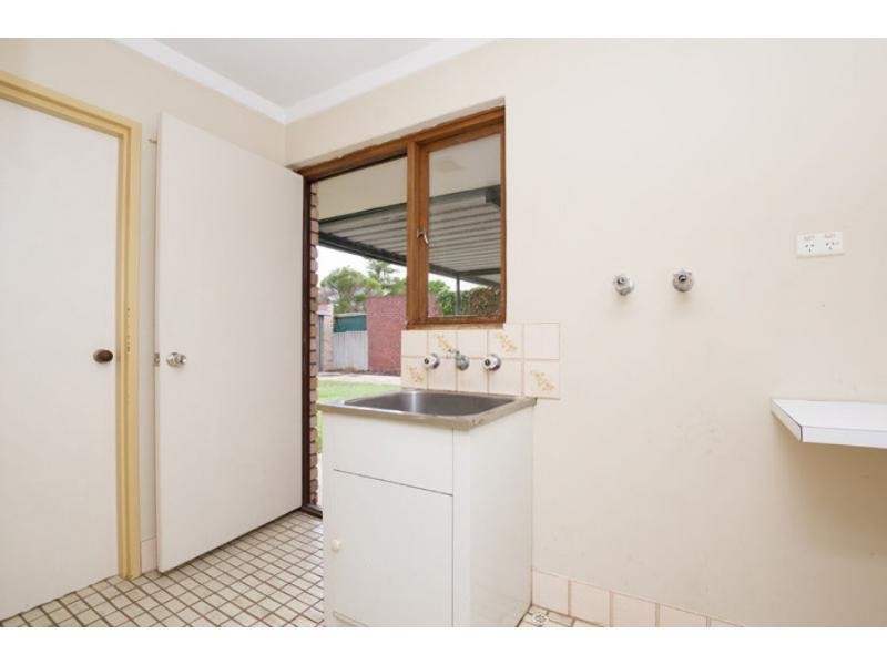 25 Weir Crescent, Beckenham WA 6107