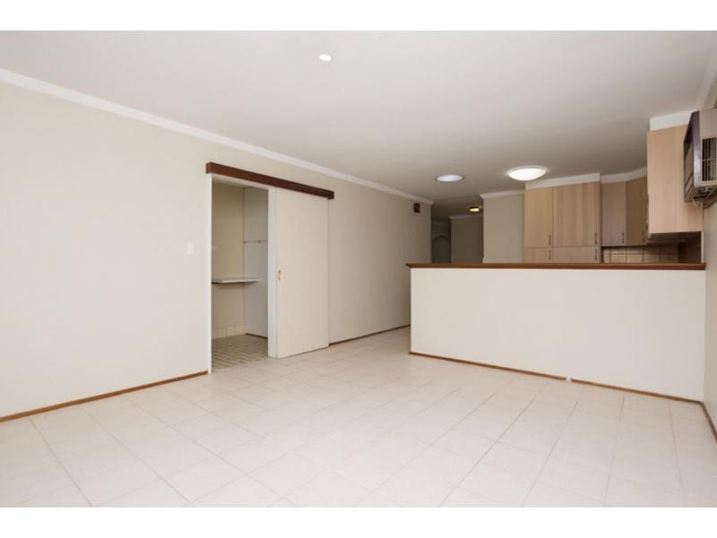 25 Weir Crescent, Beckenham WA 6107