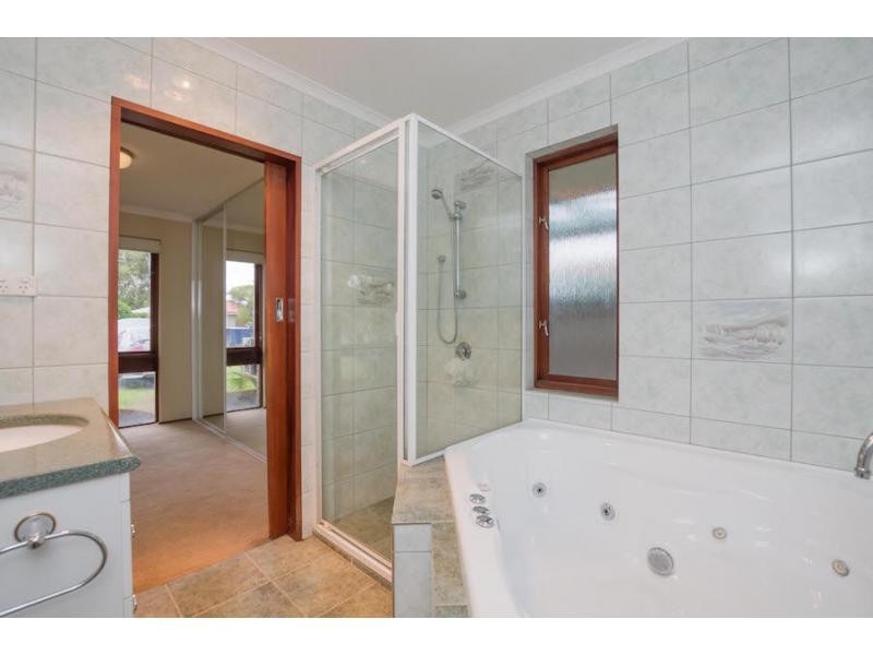 25 Weir Crescent, Beckenham WA 6107