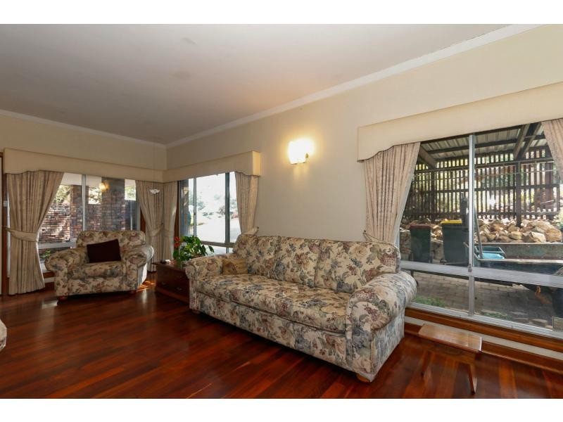 57 Arnott Street, Trigg WA 6029