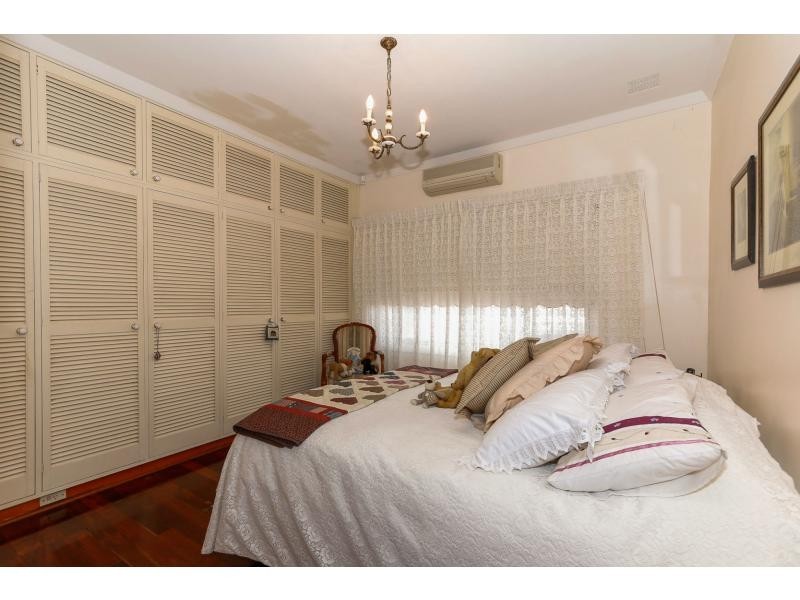 57 Arnott Street, Trigg WA 6029