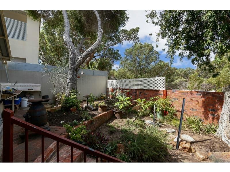 57 Arnott Street, Trigg WA 6029