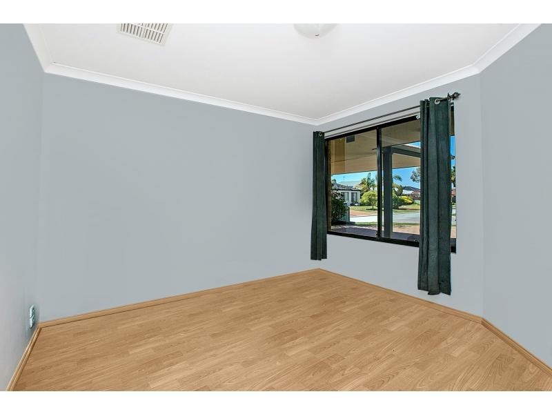 2 Beswick Gardens, Atwell WA 6164