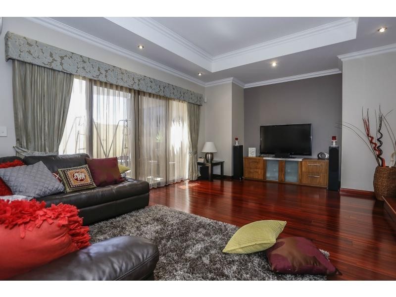 28 Talia Drive, Stirling WA 6021