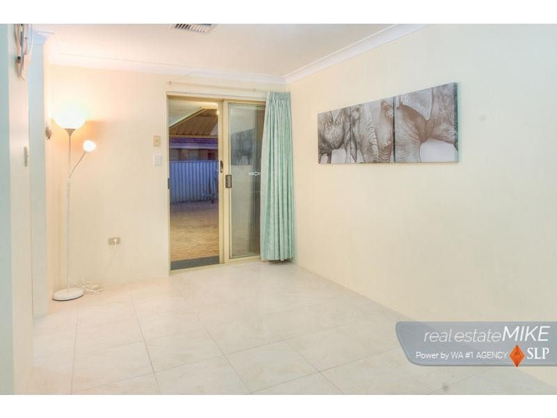 5 Flanders Place, Alexander Heights WA 6064