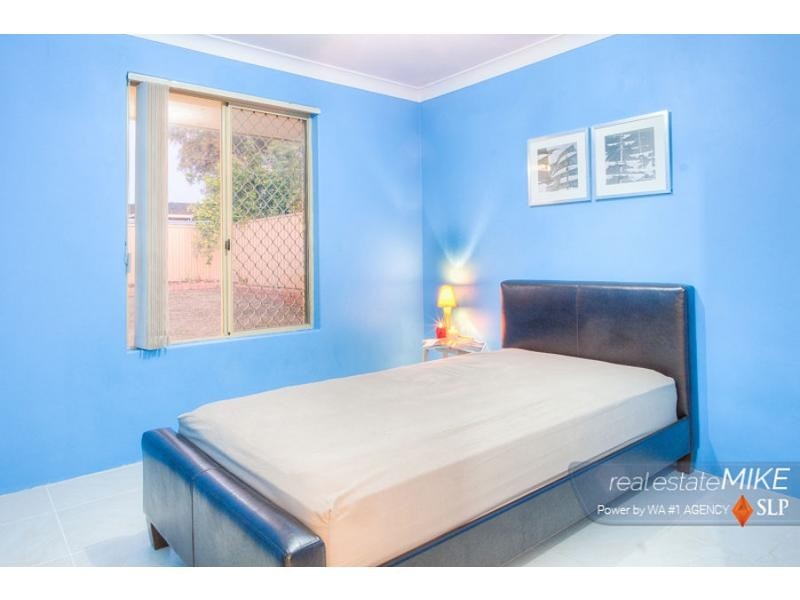 5 Flanders Place, Alexander Heights WA 6064